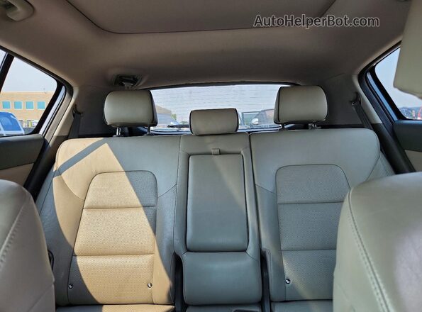 KNDPNCAC0H7152700 2017 KIA SPORTAGE Blue Widok wnętrza z tyłu
