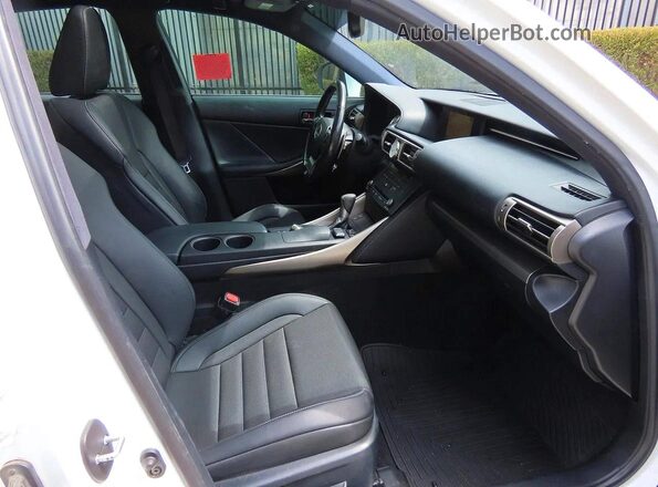 JTHBA1D28G5038420 2016 LEXUS IS White Вид ззаду