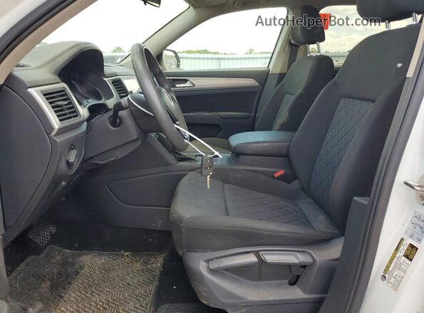 1V2BR2CA5JC501186 2018 VOLKSWAGEN ATLAS Белый Вид панели приборов