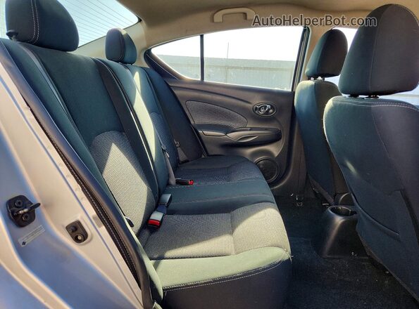 3N1CN7AP8HK452370 2017 NISSAN VERSA Silver Սալոնի հետևի տեսք