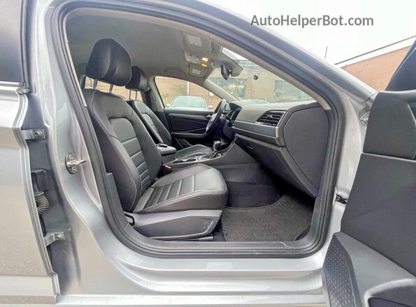 3VWEM7BU1NM005079 2022 VOLKSWAGEN JETTA Gray Widok z przodu