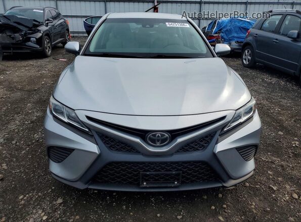 4T1B11HK3JU132371 2018 TOYOTA CAMRY Silver უკანა ხედი