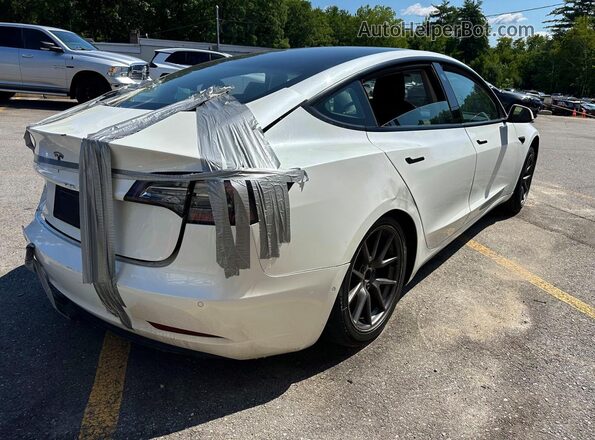 5YJ3E1EA9MF857852 2021 TESLA MODEL Белый Передняя правая четверть