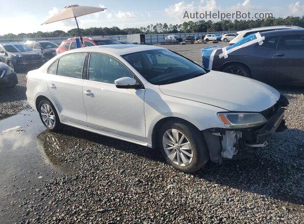 3VWD67AJ5GM402889 2016 VOLKSWAGEN JETTA Белый Вид спереди