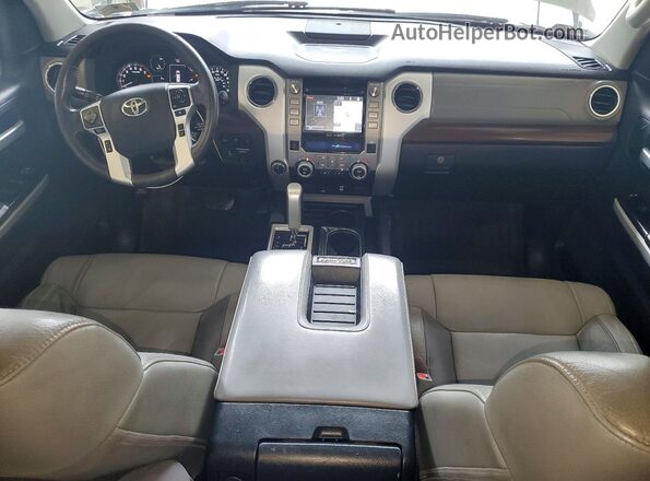 5TFBY5F13JX693668 2018 TOYOTA TUNDRA Silver Vista del cuadro de instrumentos