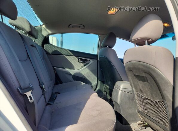 5NPDH4AE4GH750722 2016 HYUNDAI ELANTRA Белый Вид задней части салона