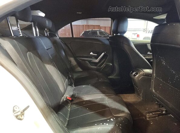 WDD3G4EB5KW000477 2019 MERCEDES-BENZ A Белый Вид задней части салона