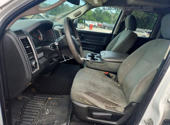 1C6RR7FTXJS233453 2018 RAM 1500 White Dashboard view