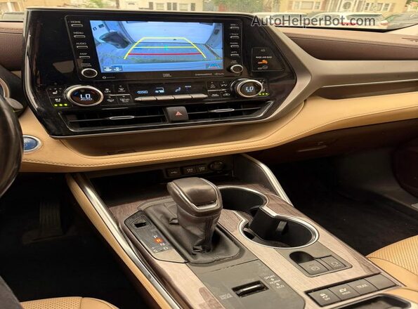 5TDXBRCH9LS013183 2020 TOYOTA HIGHLANDER White Instrument cluster view