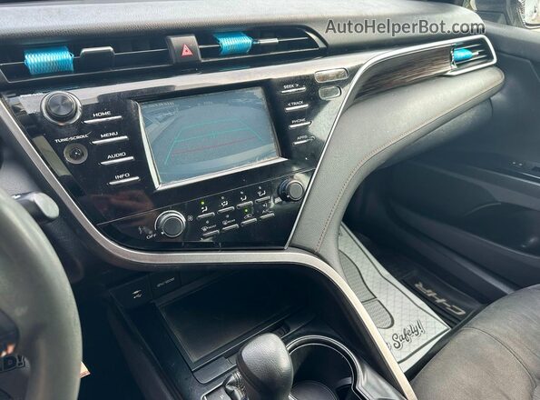 4T1B11HK5JU584516 2018 TOYOTA CAMRY Silver Շարժիչի բաժամունքի տեսք