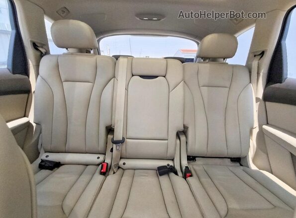 WA1LHAF71KD026709 2019 AUDI Q7 White Вид задньої частини салону