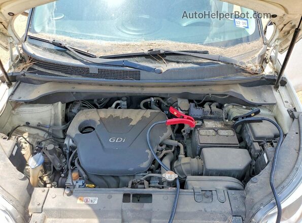 KNDJN2A23G7836775 2016 KIA SOUL White Engine compartment view