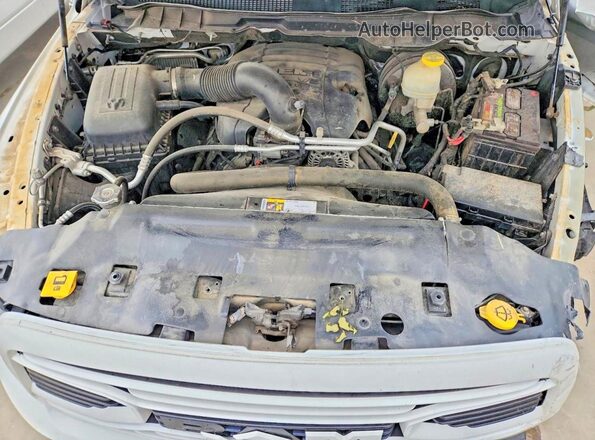 1C6RR7MT8JS167021 2018 RAM 1500 Белый Вид подкапотного пространства