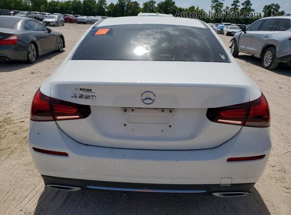 WDD3G4EB4KW015634 2019 MERCEDES-BENZ A White Widok wnętrza z przodu