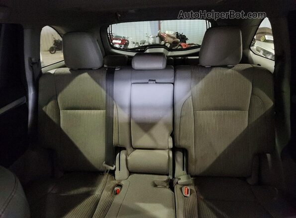 5TDBZRFH1HS363576 2017 TOYOTA HIGHLANDER White Вид задньої частини салону
