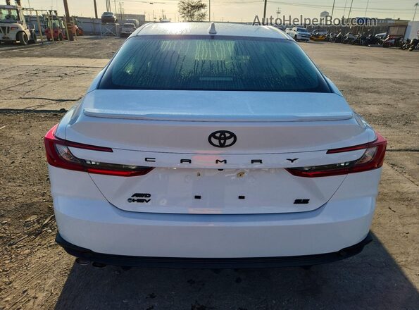 4T1DBADK8TU046424 2026 TOYOTA CAMRY White Widok wnętrza z przodu