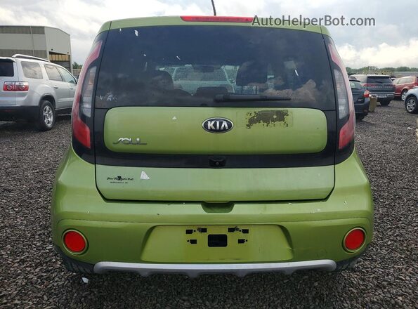 KNDJP3A50H7876713 2017 KIA SOUL Зеленый Вид салона спереди