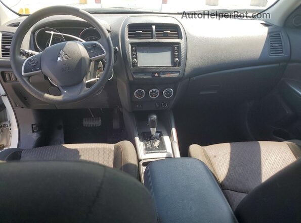 JA4AP3AU0JU017114 2018 MITSUBISHI OUTLANDER White Սարքավորումների վահանակի տեսք