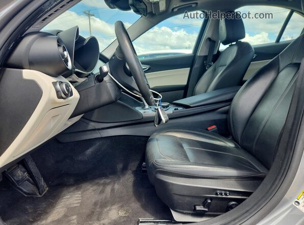 ZARFAEEN3J7575832 2018 ALFA ROMEO GIULIA Gray Widok deski rozdzielczej