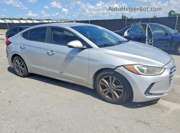 5NPD84LF3HH011364 2017 HYUNDAI ELANTRA Silver Widok z przodu