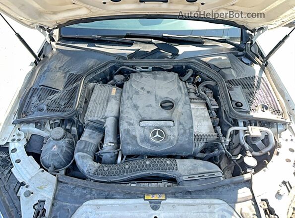 55SWF4KB8HU192830 2017 MERCEDES-BENZ C White Vista del salpicadero