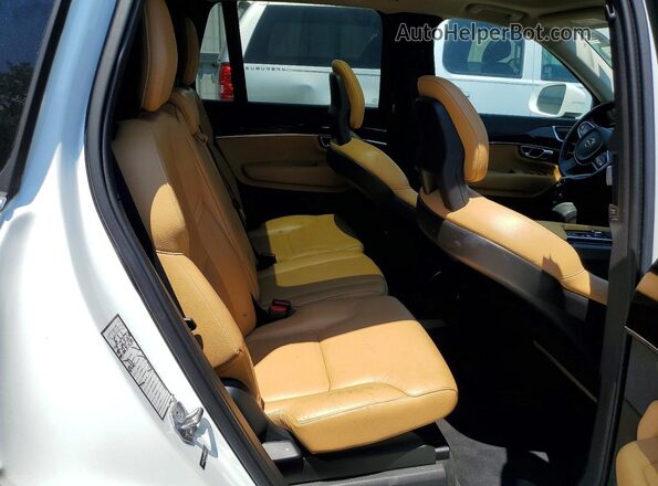 YV4A22PK9G1065903 2016 VOLVO XC90 White Vista del compartimento del motor