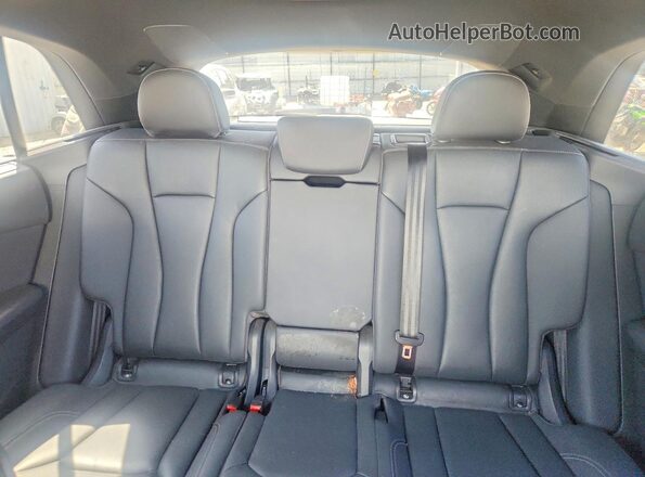 WA1FVAF14MD026496 2021 AUDI Q8 White Vista interior trasera
