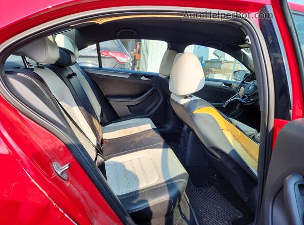 3VWD17AJXGM303354 2016 VOLKSWAGEN JETTA Красный Вид задней части салона