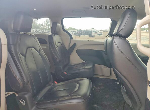 2C4RC1BG4HR543867 2017 CHRYSLER PACIFICA Black Widok komory silnika