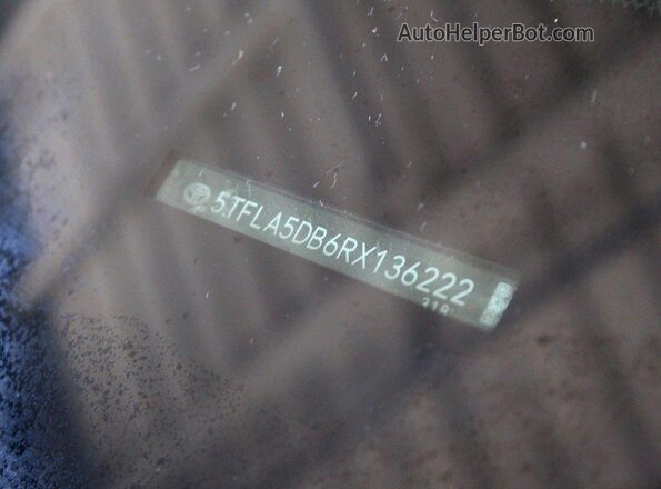 5TFLA5DB6RX136222 2024 TOYOTA TUNDRA Black Widok wnętrza z tyłu