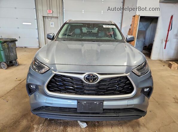 5TDGZRBH0NS197901 2022 TOYOTA HIGHLANDER Gray Հետևի տեսք