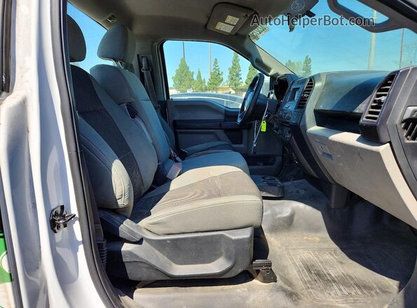 1FTMF1C83HKD72827 2017 FORD F150 Black Widok wnętrza z tyłu