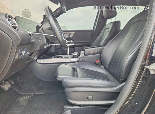 W1N4M4HB3MW115741 2021 MERCEDES-BENZ GLB-CLASS Black წინა პანელის ხედი