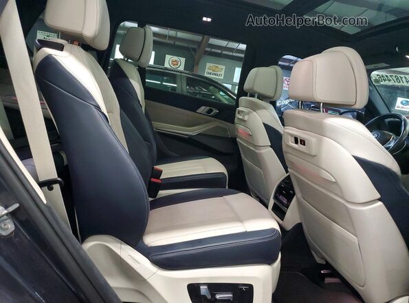 5UXCX4C58KLB39979 2019 BMW X7 Charcoal Vista del compartimento del motor