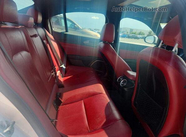 ZARFAEBN2J7590021 2018 ALFA ROMEO GIULIA White Вид задньої частини салону