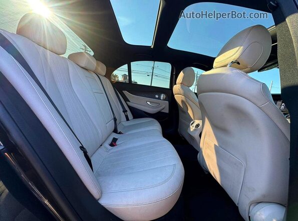 W1KZF8DB0MA889632 2021 MERCEDES-BENZ E Black Vista interior delantera