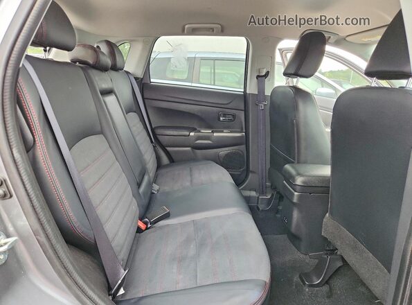 JA4ARUAU8SU001907 2025 MITSUBISHI OUTLANDER Gray Widok komory silnika