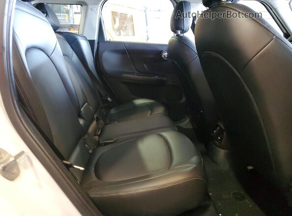 WMZYW3C03L3L23718 2020 MINI COOPER White Սալոնի հետևի տեսք