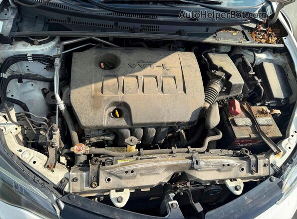 2T1BURHE9JC063042 2018 TOYOTA COROLLA Белый Вид панели приборов