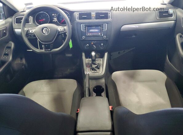 3VW2B7AJ4HM329423 2017 VOLKSWAGEN JETTA Серебряный Вид щитка приборов