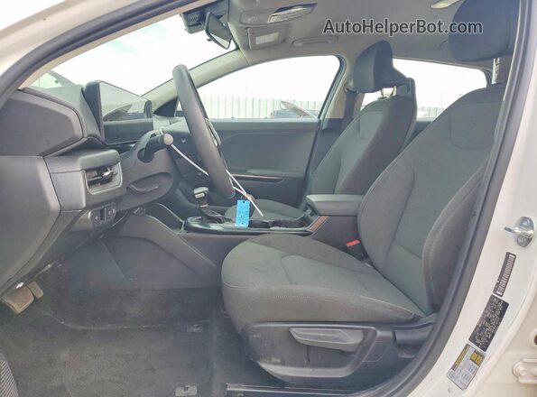 3KPFT4DE8SE162418 2025 KIA ALL OTHER White Widok deski rozdzielczej