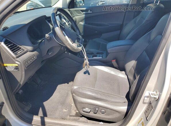 KM8J3CA25HU294329 2017 HYUNDAI TUCSON Silver Vista del salpicadero