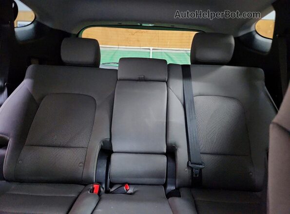 5XYZUDLB8HG490788 2017 HYUNDAI SANTA FE Серебряный Вид задней части салона