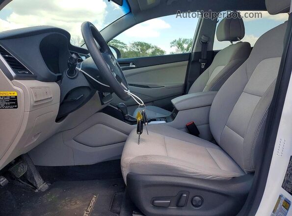 KM8J3CA42JU603486 2018 HYUNDAI TUCSON White Вид панелі приладів