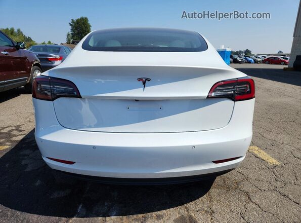 5YJ3E1EA9MF873291 2021 TESLA MODEL White Front interior view