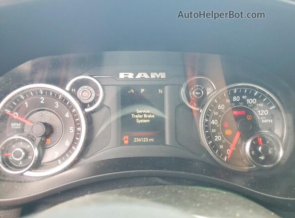 3C6UR5CJ3MG622982 2021 RAM 2500 Burgundy Հետևի նստատեղերի տեսք
