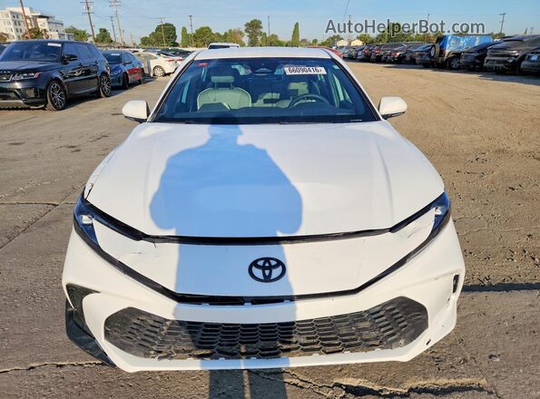 4T1DBADK8TU046424 2026 TOYOTA CAMRY White Widok z tyłu