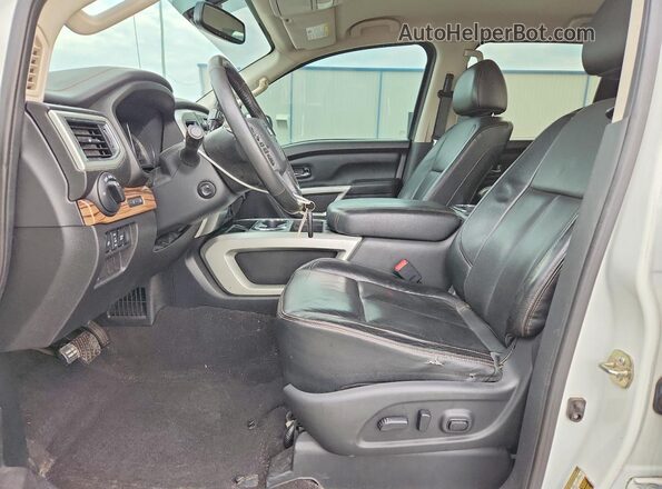1N6AA1E6XHN502255 2017 NISSAN TITAN White Dashboard view