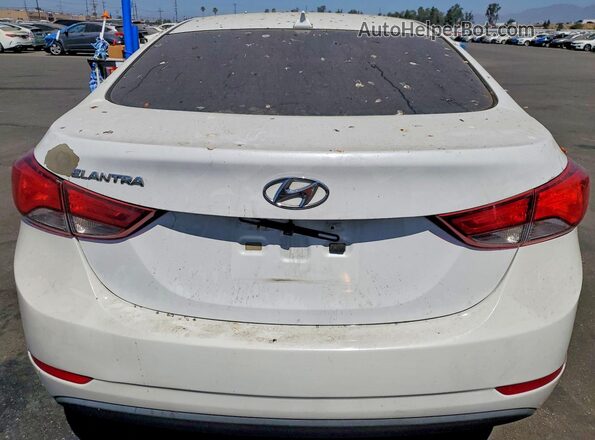 5NPDH4AE9GH772022 2016 HYUNDAI ELANTRA Белый Вид салона спереди