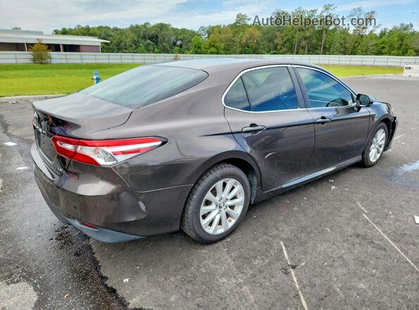 4T1B11HK6JU574237 2018 TOYOTA CAMRY Brown Delantero derecho
